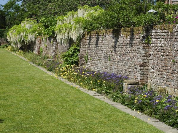 Rock Wall Installation in Hamilton