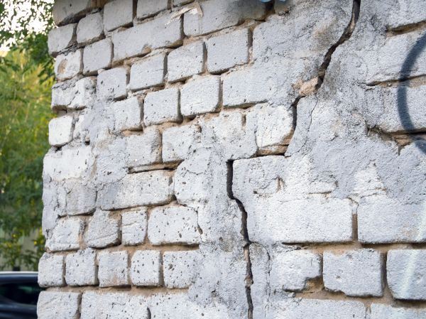 Cracked Brick Wall Repair in Hamilton
