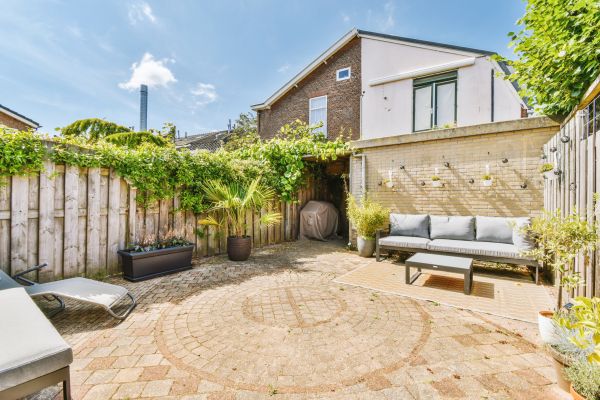 Courtyard Wall Repair in Hamilton